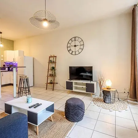 Spacieux - Centre Ville - Wifi - *